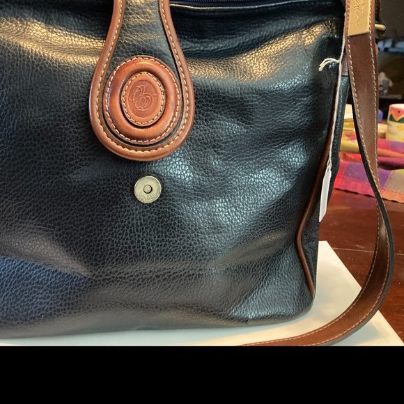 Like-new Oggi Domani green faux leather cross-body purse - Picture 14 of 15